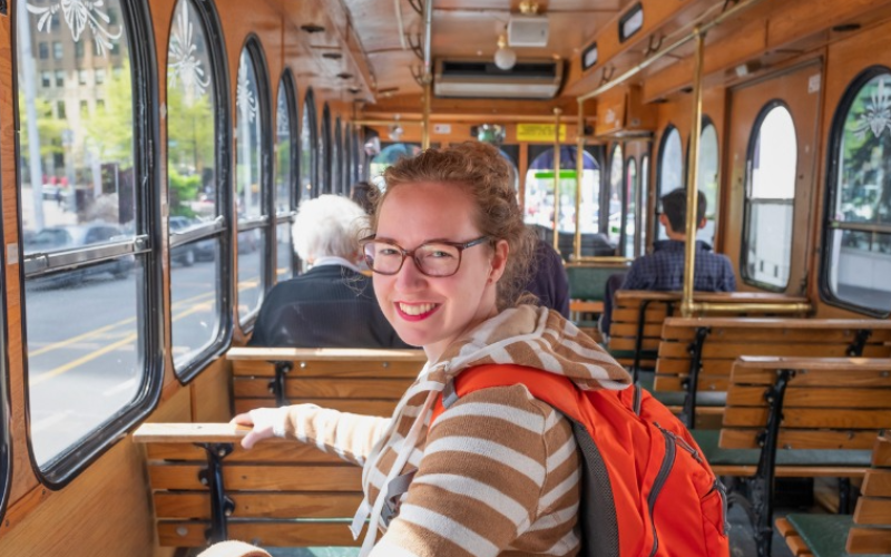explore-the-vancouver-city-through-the-hop-on-hop-off-bus-trips-800x500-1697201610.jpg