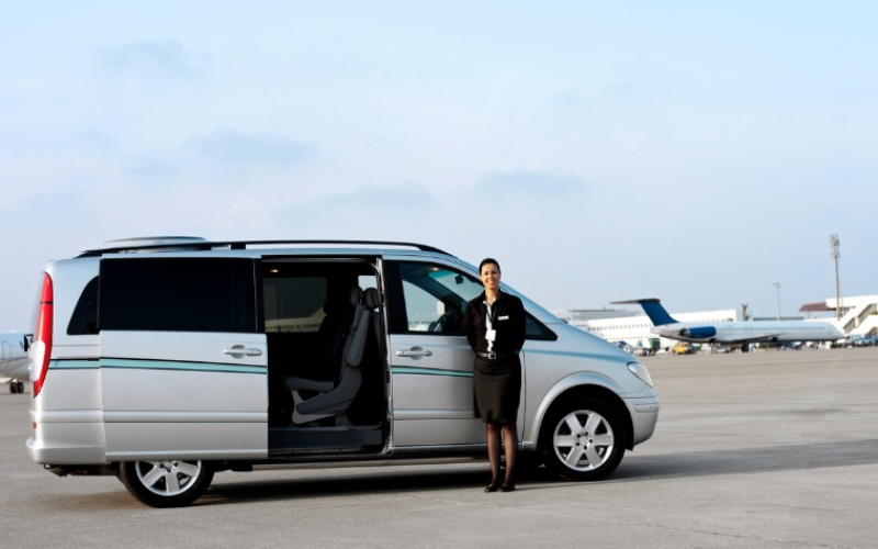 indulge-in-exclusivity-elevate-your-arrival-experience-with-luxury-private-transfer-to-toronto-pearson-airport-800x500-1697458015.jpg