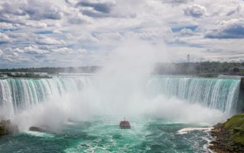 toronto-to-niagara-falls-small-group-private-tour-800x500-1745959601.jpg
